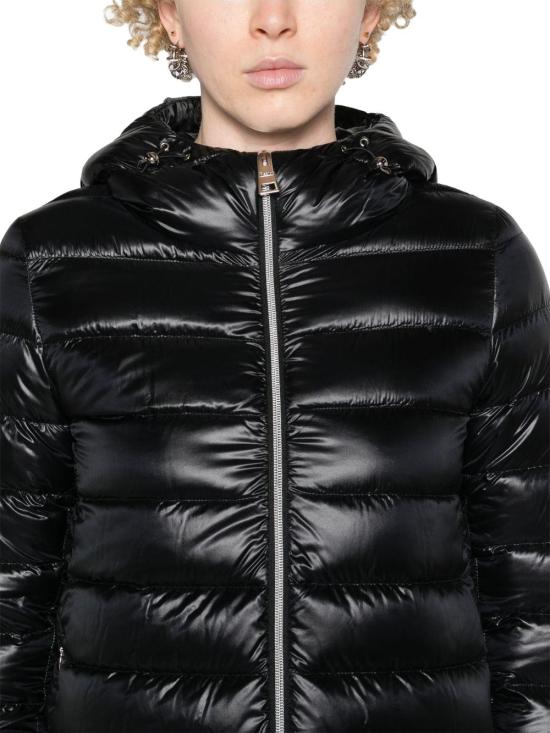26FW 에르노 A 쉐입 나일론 울트라라이트 리조트 다운 자켓 PI00133DR12017Z9300 BLACK - HERNO