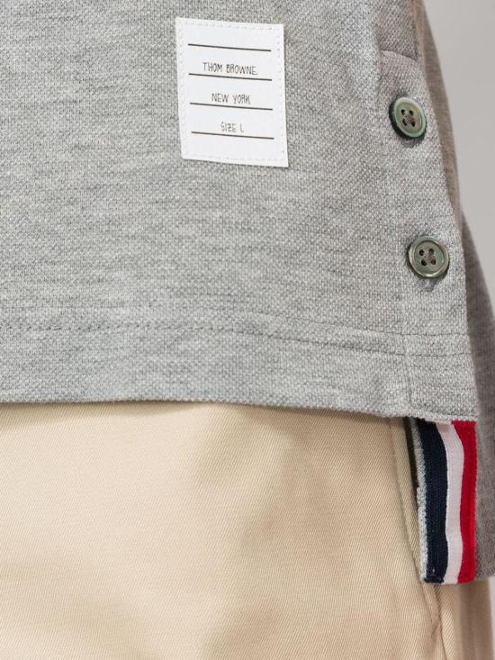 26FW 톰브라운 피케 포켓 폴로 티셔츠 MJP022A01455055 LICHTGREY - THOM BROWNE