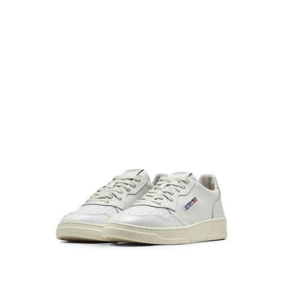26FW 오트리 메달리스트 로우 스니커즈 AULM LL27 WHITE - AUTRY