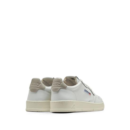 26FW 오트리 메달리스트 로우 스니커즈 AULM LL27 WHITE - AUTRY