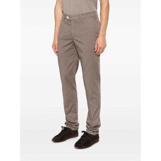 26SS 브루넬로 쿠치넬리 코튼 스트래치 미드 라이즈 슬림 핏 치노 M289LI1770 C6046 GREY - BRUNELLO CUCINELLI