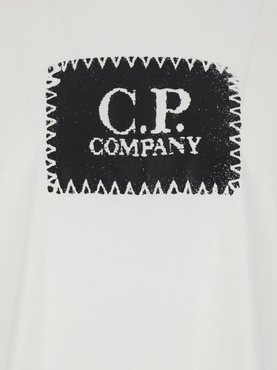 26SS 씨피 컴퍼니 저지 30/1 숏슬리브 로고 라벨 티셔츠 RCCMTS723A005100W 103 White - C.P. COMPANY