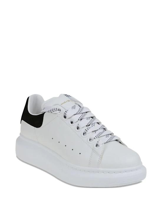 26FW 알렉산더 맥퀸 오버사이즈드 스니커즈 553770 WIAIH 9061 WHITE BLACK - ALEXANDER MCQUEEN