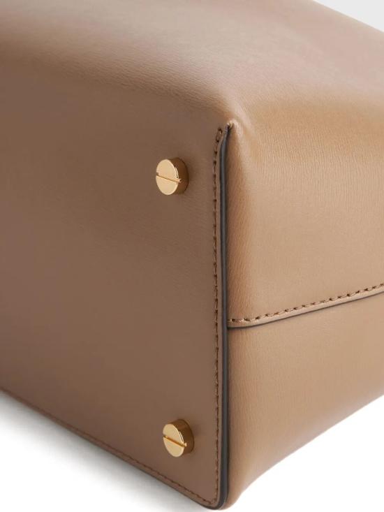 26FW 토템 숄더백 234 WAL956 LE0025 099 033 CAMEL - TOTEME