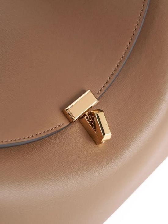 26FW 토템 숄더백 234 WAL956 LE0025 099 033 CAMEL - TOTEME