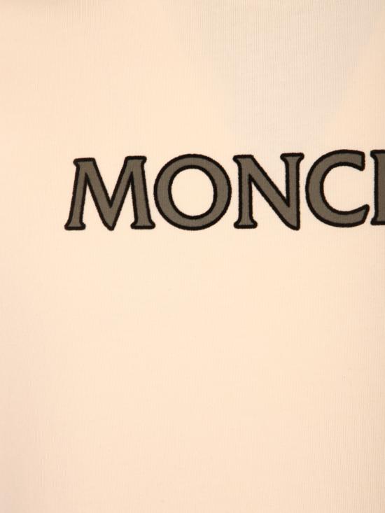26SS 몽클레어 로고 프린트 코튼 티셔츠 8C00075 89B8U 060 White - MONCLER