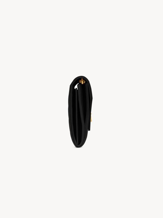 생로랑 그랑 드 뿌드르 엠보스드 레더 카산드라 마틀라세 라지 플랩 지갑 372264BOW01 1000 BLACK - SAINT LAURENT