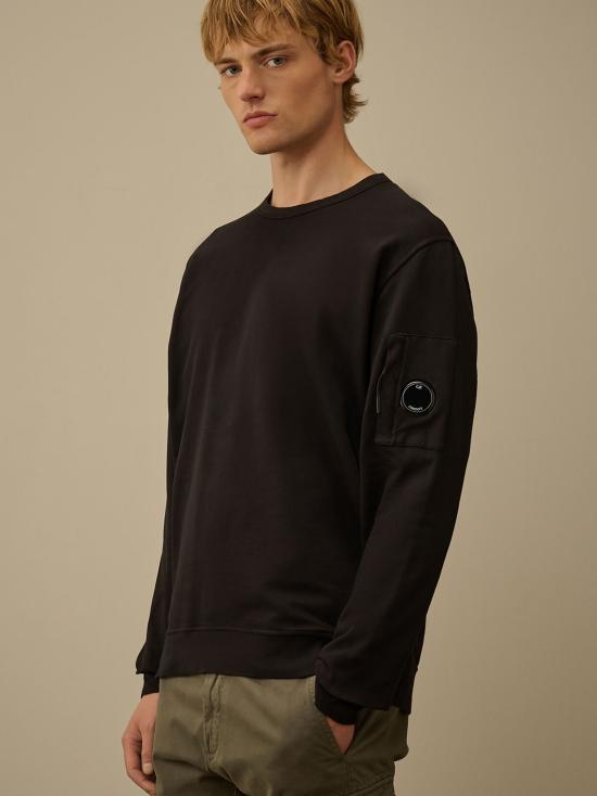 26SS 씨피 컴퍼니 라이트 플리스 크루넥 스웨트셔츠 RCCMSS711A002246G 999 BLACK - C.P. COMPANY