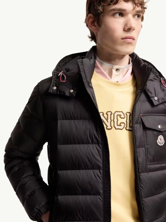 26FW 몽클레어 숏패딩 L20911A00004599Q0 999 Nero - MONCLER