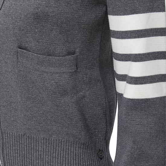 26FW 톰브라운 파인 메리노 울 4바 클래식 V넥 가디건 FKC207A 00014035 MED GREY - THOM BROWNE