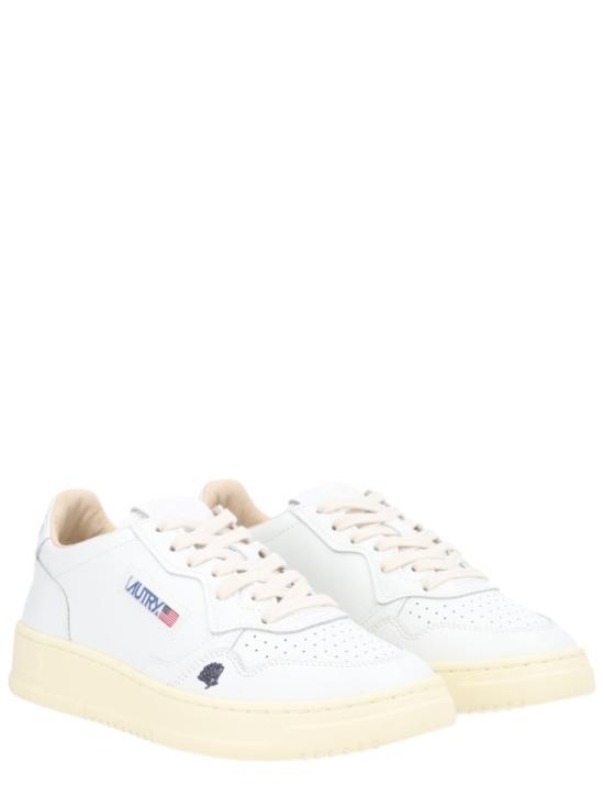 26SS 오트리 메달리스트 로우 레더 스니커즈 AULW HP01 White - AUTRY