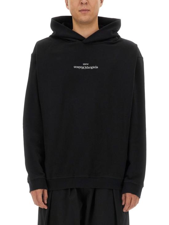  마르지엘라 업사이드 다운 자수 로고 후드 S50GU0167 S25503962 Black