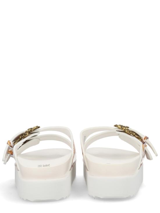 26SS 베르사체 바로크 버클 아리조나 샌들 80VA3SM1 ZS366G03 White - VERSACE