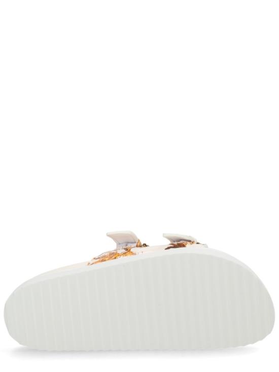 26SS 베르사체 바로크 버클 아리조나 샌들 80VA3SM1 ZS366G03 White - VERSACE
