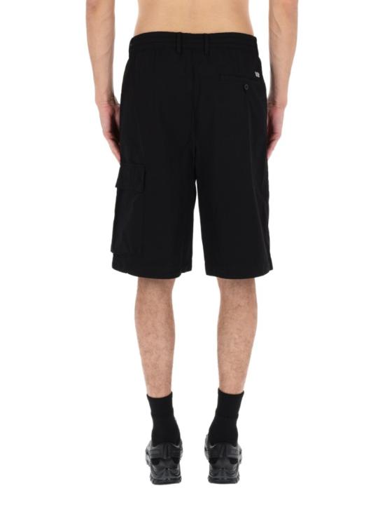 26SS 씨피 컴퍼니 스트레치 사틴 카고 렌즈 쇼츠 20CMBE127A 110325G999 Black - C.P. COMPANY