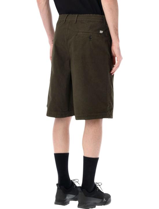 26SS 씨피 컴퍼니 스트레치 사틴 카고 렌즈 쇼츠 20CMBE127A110325G683 Green - C.P. COMPANY