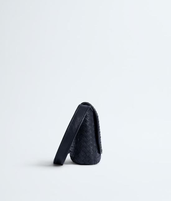 26FW 보테가베네타 베네토 플랩 메신저백 843836V5KD04330 Blue - BOTTEGA VENETA