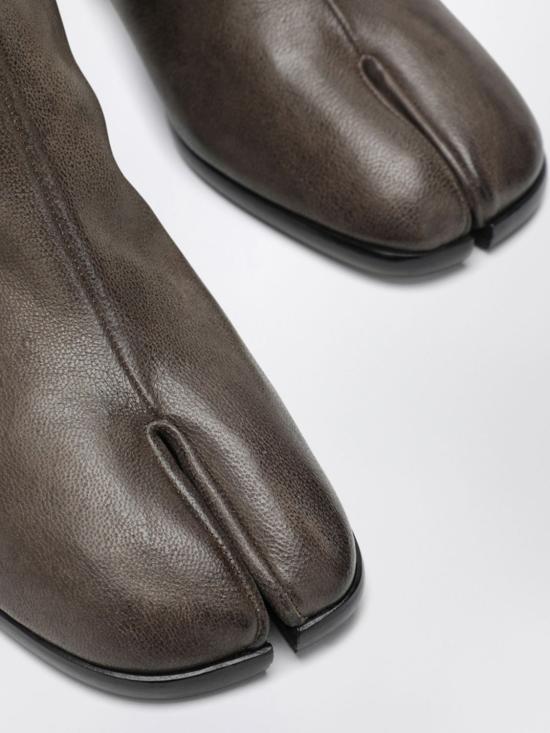 26SS 마르지엘라 부츠 S57WU0153PR058 T2149 Brown - MAISON MARGIELA