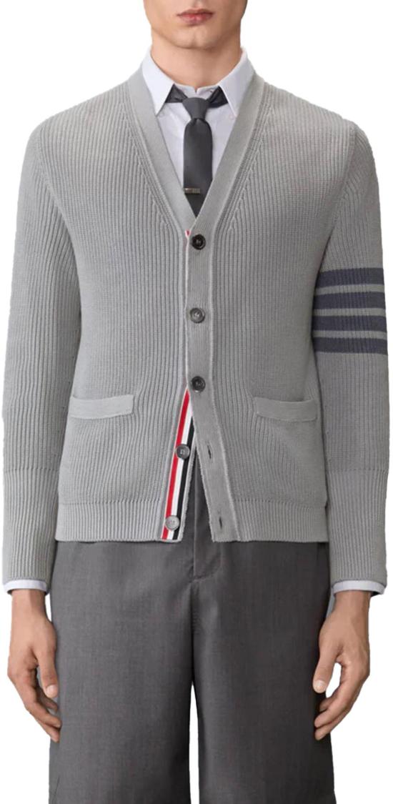 26SS 톰브라운 스웨터 GARMENTDYECARDIGANSTITCHVNECKCARDIGANINCOTTONWTONAL4BARSTRIPE55 LICHTGREY - THOM BROWNE
