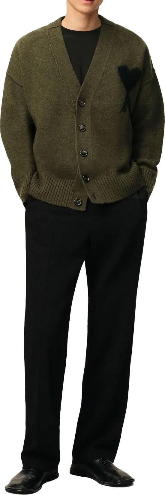 26FW 아미 가디건 AMIDECOEURFELTEDWOOLCARDIGANARMYGREEN DONKERGREEN - AMI