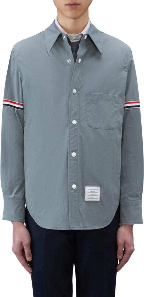 26SS 톰브라운 코트 SNAPFRONTSHIRTJACKETWRWBGROSGRAINARMBANDSINSOLIDNYLONSHELL35 GREY - THOM BROWNE