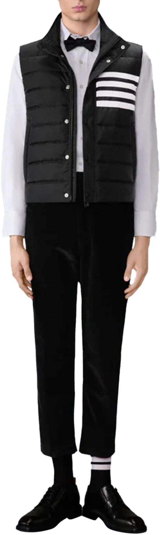 26SS 톰브라운 패딩 조끼 LIGHTWEIGHTDOWNFILL4BARVEST23INSHINYRIPSTOP1 BLACK - THOM BROWNE