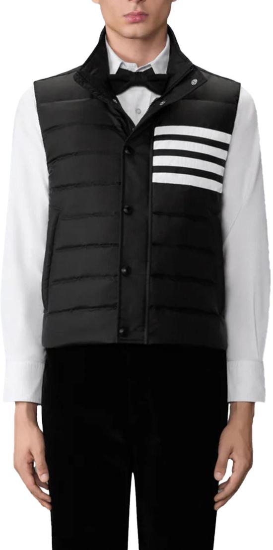 26SS 톰브라운 패딩 조끼 LIGHTWEIGHTDOWNFILL4BARVEST23INSHINYRIPSTOP1 BLACK - THOM BROWNE
