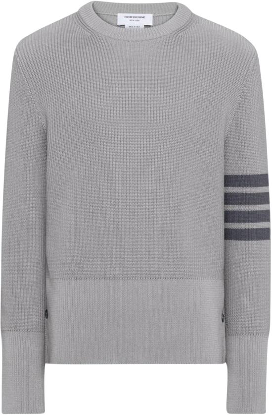 26SS 톰브라운 스웨터 GARMENTDYECARDIGANSTITCHCLASSICCREWNECKPULLOVERINCOTTONWTONAL4BARSTRIPE55 LICHTGREY
