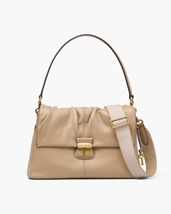 26SS 마크제이콥스 크리스티나 메신저 백 2R5HMS002H01 230 camel CAMMELLO - MARC JACOBS