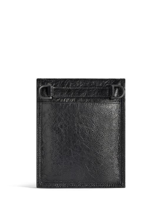 26FW 발렌시아가 익스플로러 스몰 파우치 로고 스트랩 655982 1VG7X 1090 BLACK - BALENCIAGA