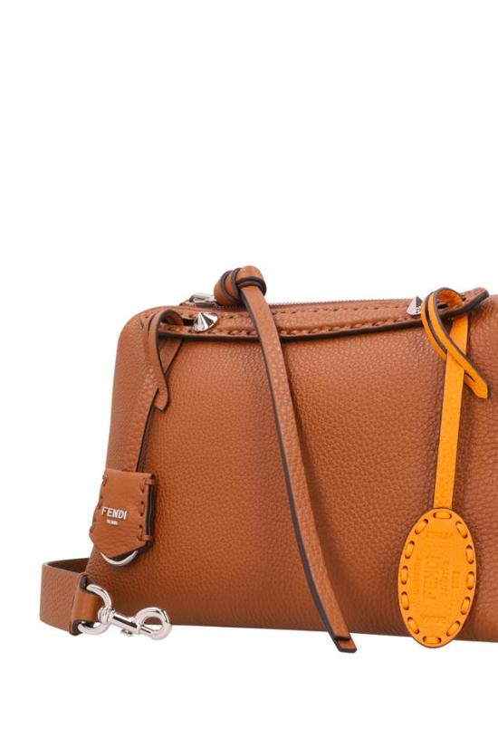 26FW 펜디 바이 더 웨이 소프트 미디움 백 8BL155AVTD - FENDI