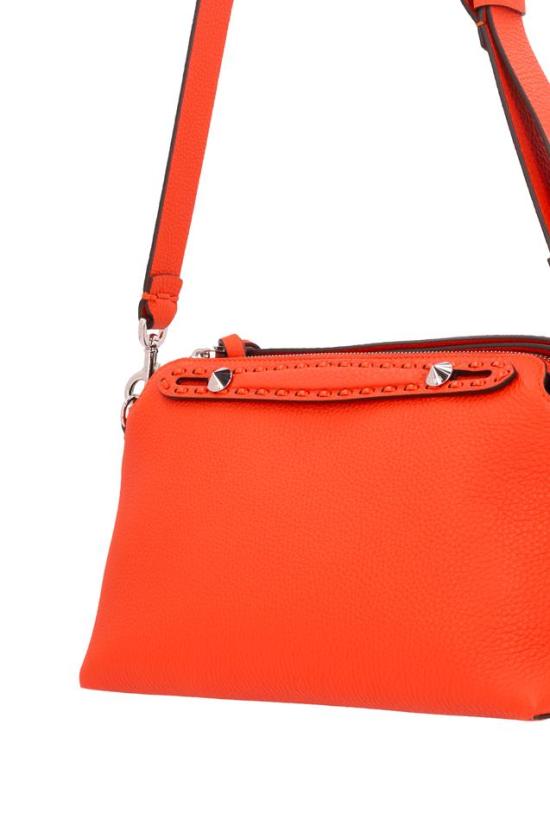 26SS 펜디 바이 더 웨이 소프트 미디움 백 8BL155ASU2 - FENDI