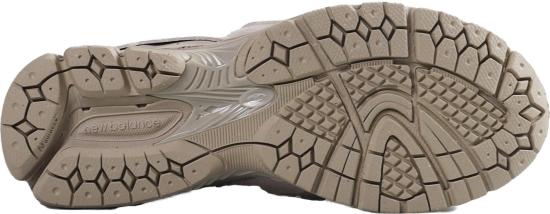 26SS 뉴발란스 스니커즈 2002SNEAKERSSHIPYARD TAUPE - NEW BALANCE