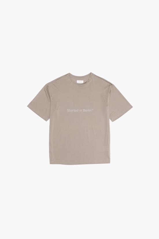 26SS 옵티미스틱 러너 반팔 티셔츠 RSBT 26CL CAMEL DOM