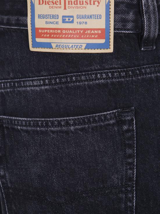 26FW 디젤 2001 D 매크로 릴렉스 핏 데님 팬츠 A11598 09P09 02 BLACK - DIESEL