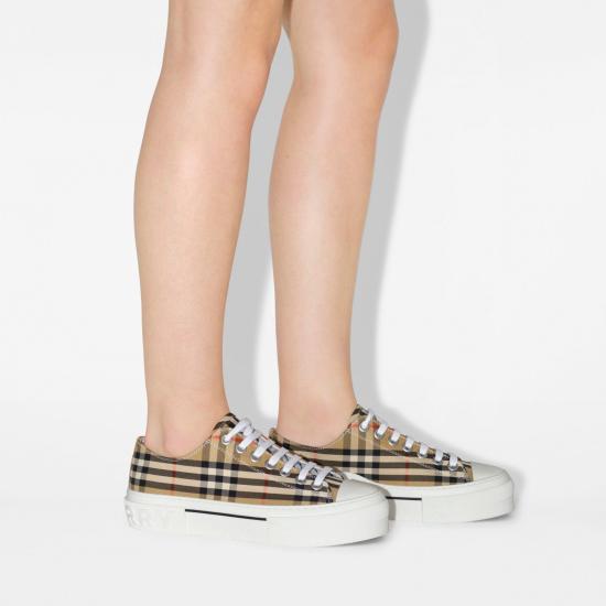 26FW 버버리 체크 코튼 스니커즈 8050506131833 A7028 ARCBEIPCHK - BURBERRY