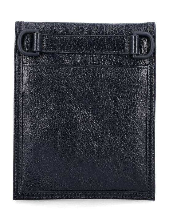 26FW 발렌시아가 익스플로러 스몰 파우치 로고 스트랩 6559821VG7X 1090 BLACK - BALENCIAGA