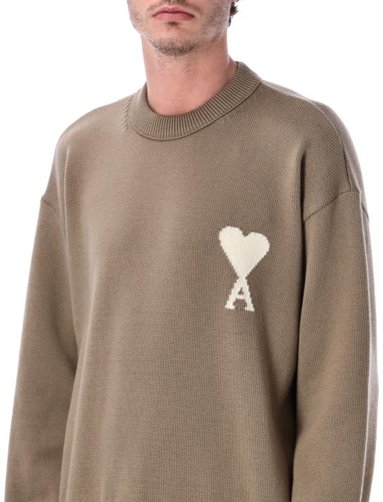 26SS 아미 ADC 울 & 코튼 크루넥 하트 스웨터 UKS859KN0156 A117 BEIGE TAUPE ECRU - AMI