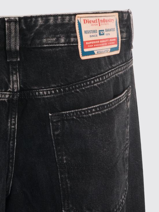 26FW 디젤 2001 D 매크로 릴렉스 핏 데님 팬츠 A1159809P09 02 Black - DIESEL