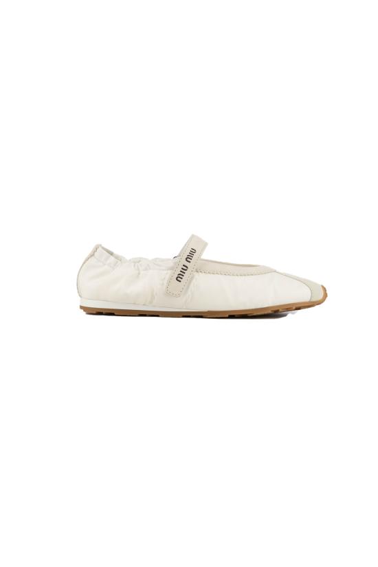 26FW 미우미우 플랫 슈즈 5F370EFD005D7C F0009 Bianco
