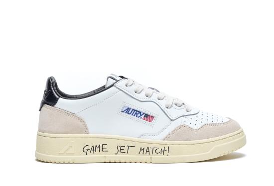 26FW 오트리 메달리스트 로우 스니커즈 AULM MA04 White