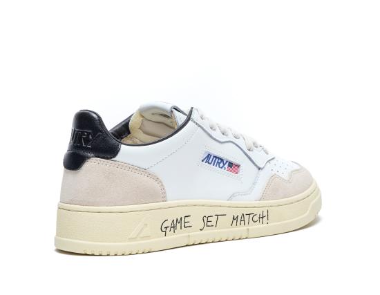 26FW 오트리 메달리스트 로우 스니커즈 AULM MA04 White - AUTRY
