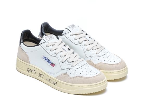 26FW 오트리 메달리스트 로우 스니커즈 AULM MA04 White - AUTRY