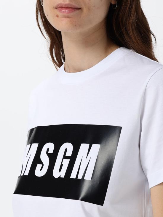 26SS 엠에스지엠 박스 로고 반팔 티셔츠 2000MDM520200002 01 White - MSGM