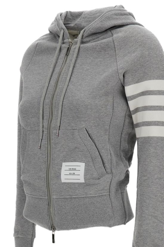  톰브라운 4바 루프백 저지 니트 엔지니어드 집업 후드 FJT001A00535055 Grey - THOM BROWNE