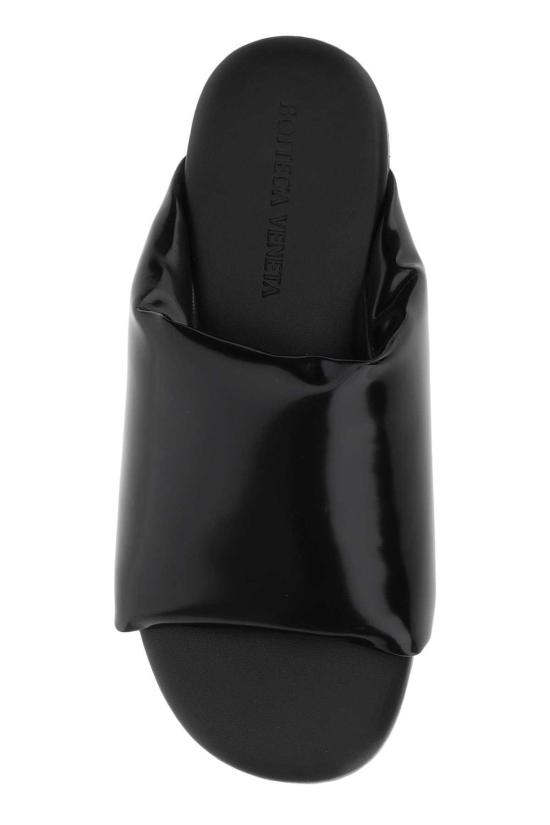  보테가베네타 슈즈 보테가 베네타 블랙 나파 가죽 쿠션 샌들 - BOTTEGA VENETA