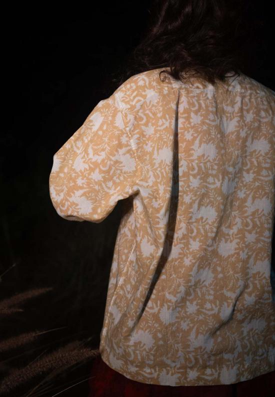  이키비 블라우스 키로 쿠바 칼라 셔츠 베이지 - IKKIVI