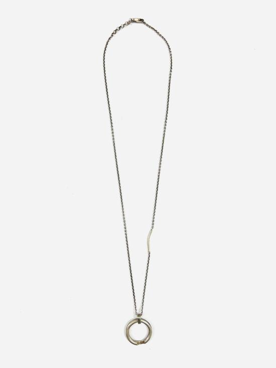  타이틀 오브 워크 네크리스 작품 제목: 선글라스 홀더 003 목걸이
