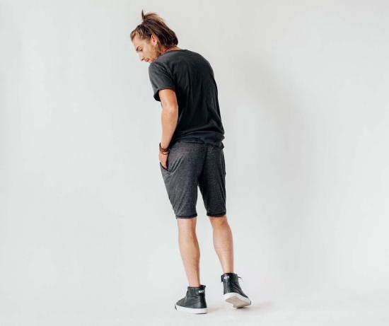  크로우 컬렉티브 숏팬츠 크로우 콜렉티브 저니 쇼츠 차콜 - CROW COLLECTIVE