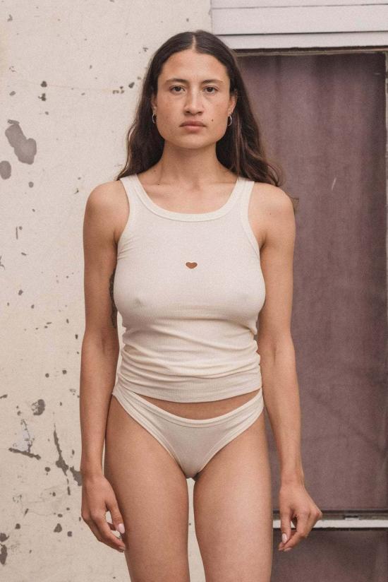  베이스레인지 민소매 티셔츠 Baserange 하트 탱크 딜런 베이지